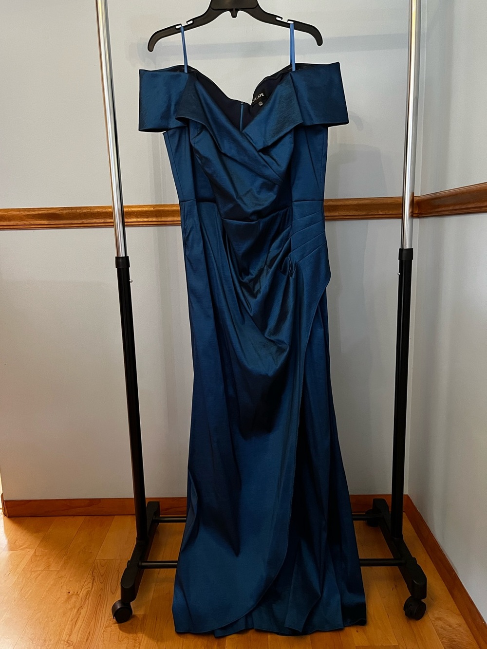Xscape Plus Size Off-The-Shoulder Sweetheart Neck Taffeta Mermaid Gown
